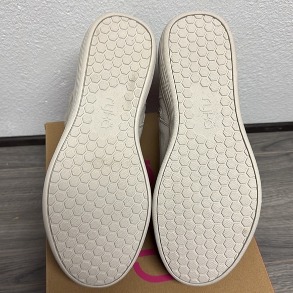 Ryka Nimbus Weatherproof Women's Ankle Boots (WIDE) - Picture 3 of 6